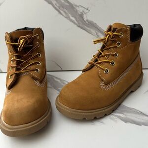 Toddler Timberland Classic 6 Inch waterproof nubuck boots leather upper Sz 12